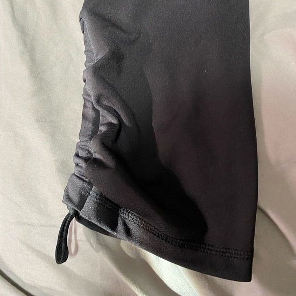 Leggings with side pockets and bottom ruching - Picture 9 of 12